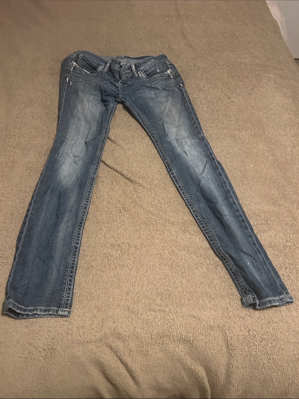 Aeropostale Women's Light Blue Skinny Jeans with Faded Wash